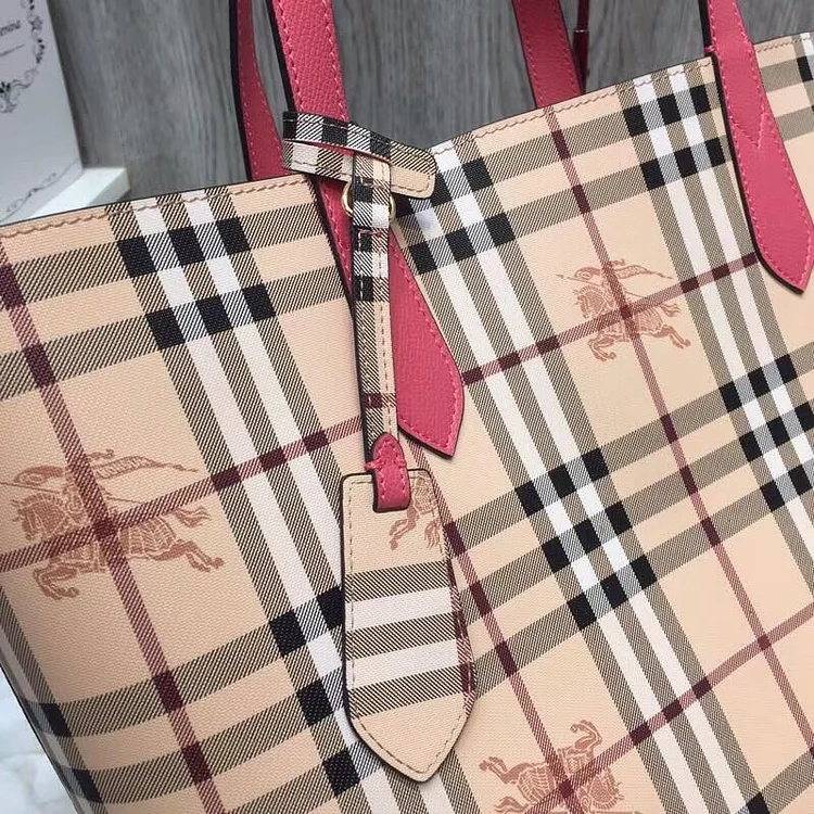 bb Reversible Tote Haymarket Canvas Medium For Women, Women??s Bags 19.3in/49cm - Image 14