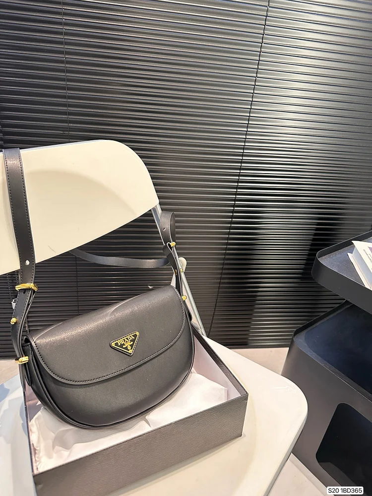 Pra new arrival bag size: 24 * 16 cm - Image 2
