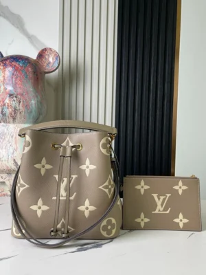 LOUIS Monogram Empreinte NeoNoe bag size : 26.0 x 26.0 x 17.5cm
