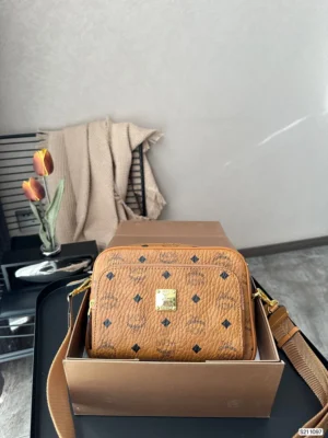 MC new arrival man and women bag size : 22 * 15 cm