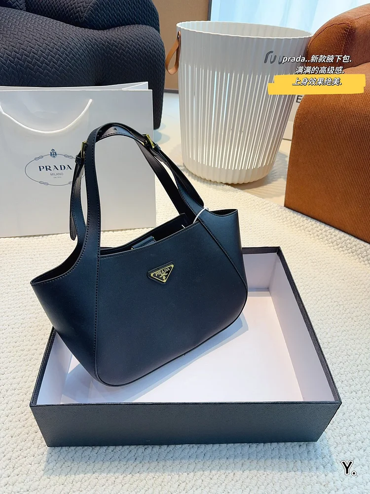 Pra new arrival hobo bag size: 27*7*19cm - Image 5