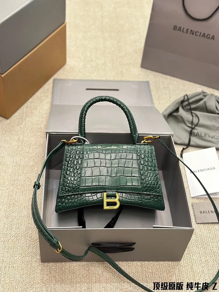 Balen hourglass xs bag size : 23 * 14cm - Image 5