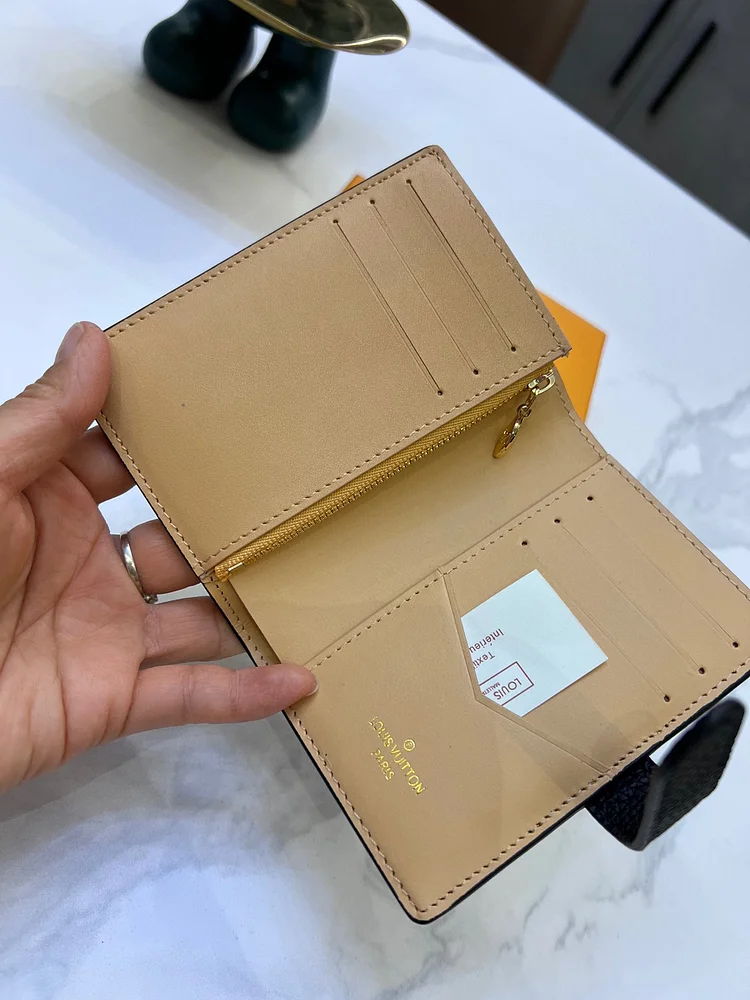 Louis Vertical CP Taurillon leather wallet size : 9*12*10 cm - Image 6