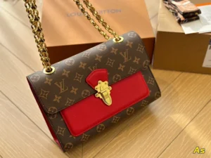 Louis VICTOIRE new arrival bag size: 26*15cm