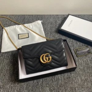 GC434 GG Marmont matelass?? mini bag / 8??W x 5??H x 2.5??D