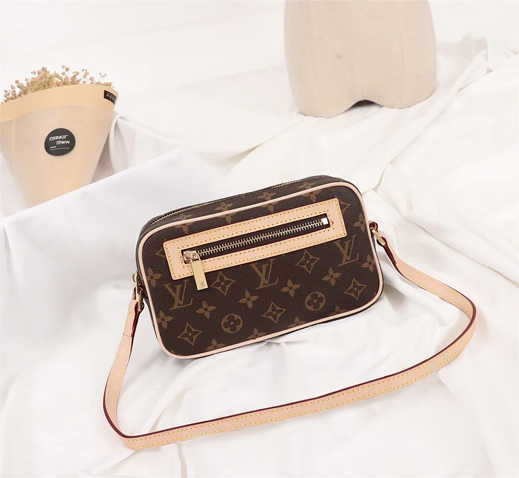 L hot sale Pochette Cite Monogram Canvas Handbag
