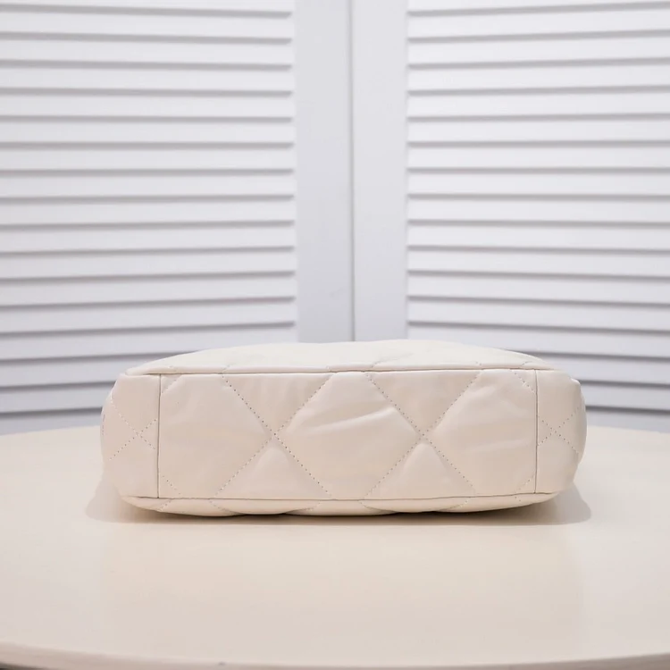 CC 22b 19 BAG tote - Image 9