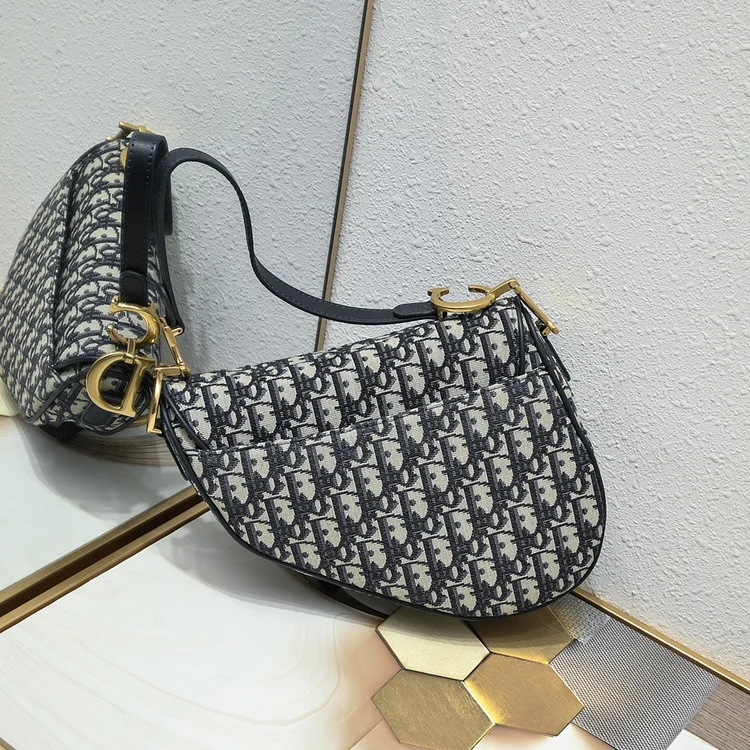 D saddle Be a classic with classics size: 25.5 x 20 x 6.5 cm - Image 2