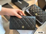 cc wallet top quality size??19*10.5cm