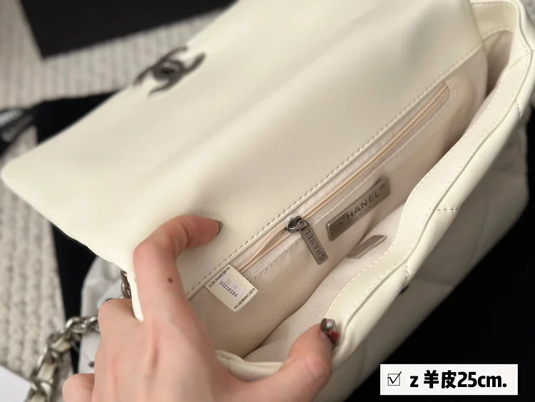 CC 19bag new arrival man and women bag size : 26 cm - Image 3