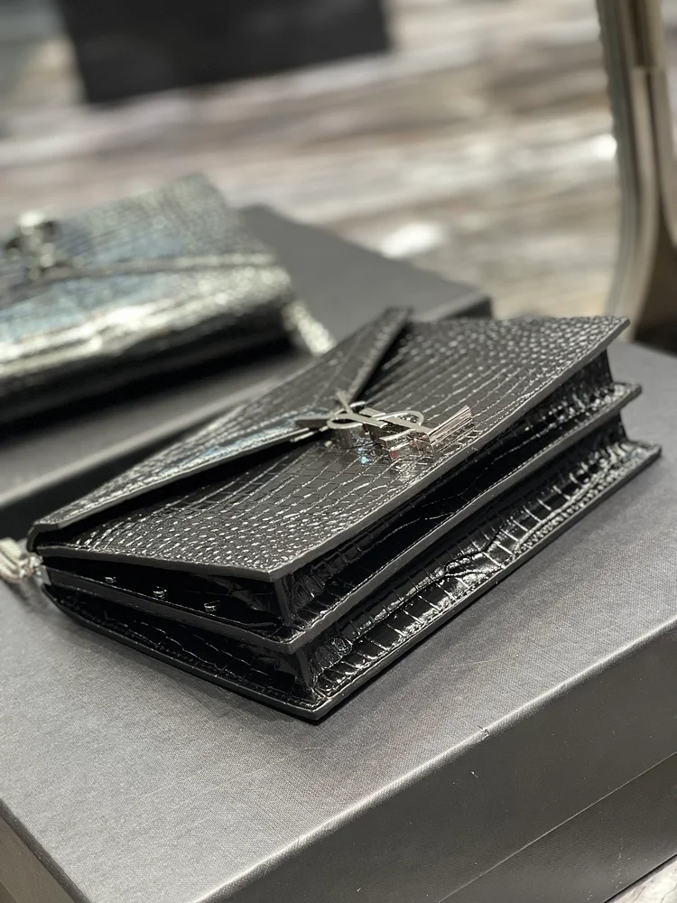Y Cassandra Medium Chain Bag Black - Image 11