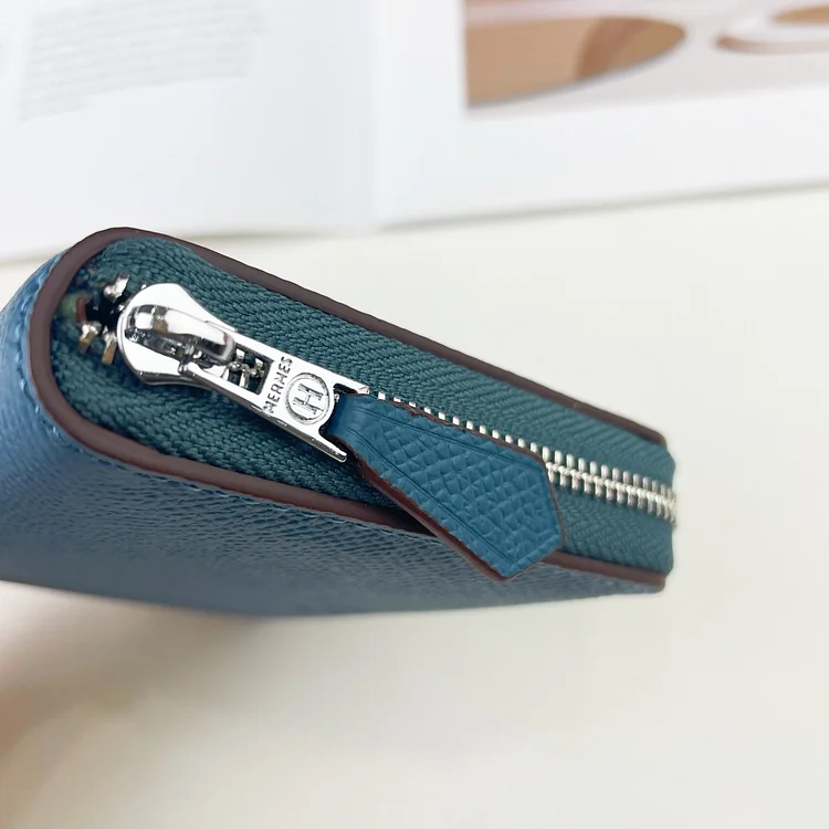 H Silk in Empson-Barenia leather wallets size : 9.5 x 11.5 cm - Image 6
