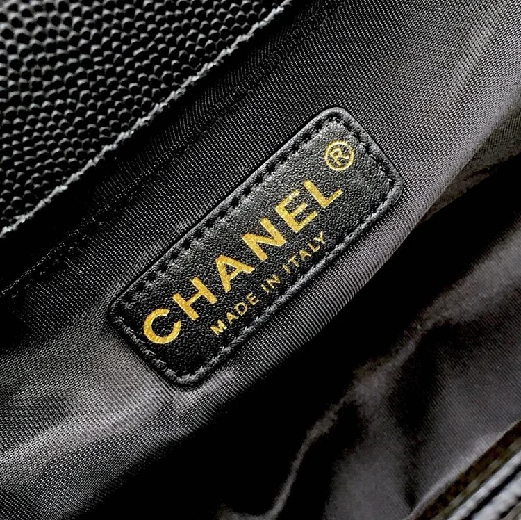 CC 25.5cm Boy Handbag Black Grained Calfskin Gold Tone Metal Caviar leather - Image 4