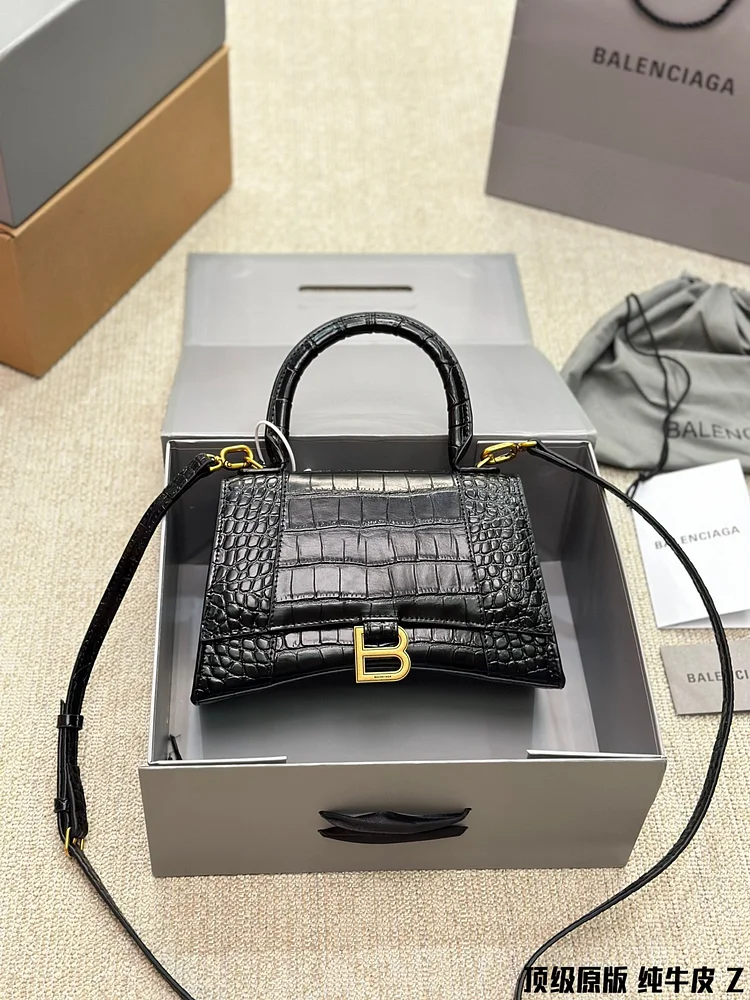 Balen hourglass xs bag size : 23 * 14cm - Image 19