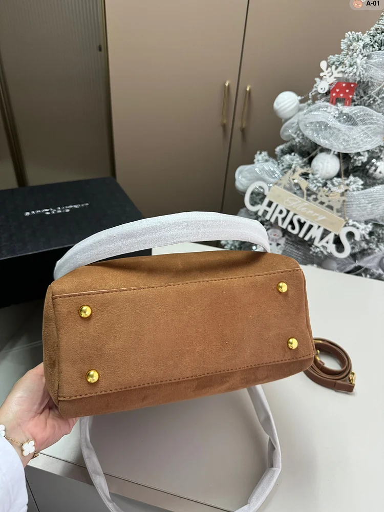 Y new arrival tote bag 2colours - Image 3